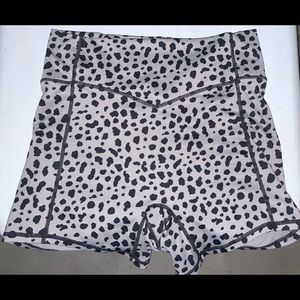 Balance athletica snow leopard kingdom collection shorts size M